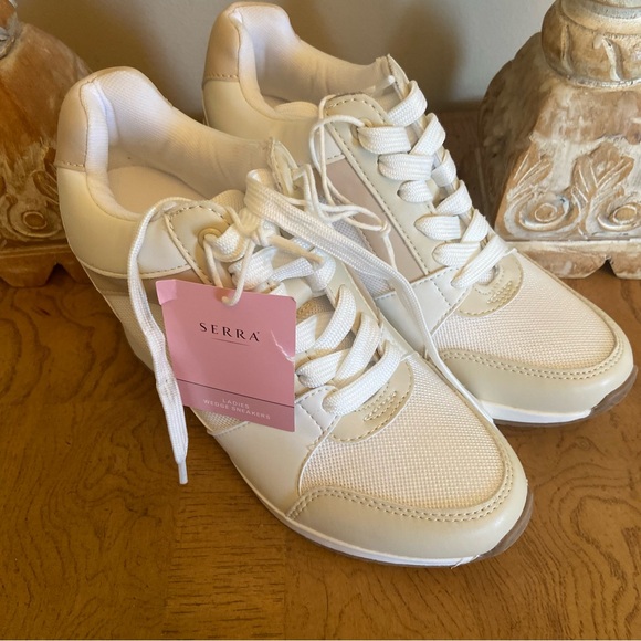 Serra Womens Tan White Color Block Wedge Heel High-Top Sneakers NWT Multiple SZs - Picture 9 of 14